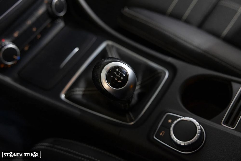 Mercedes-Benz GLA 180 (CDI) d Urban - 18