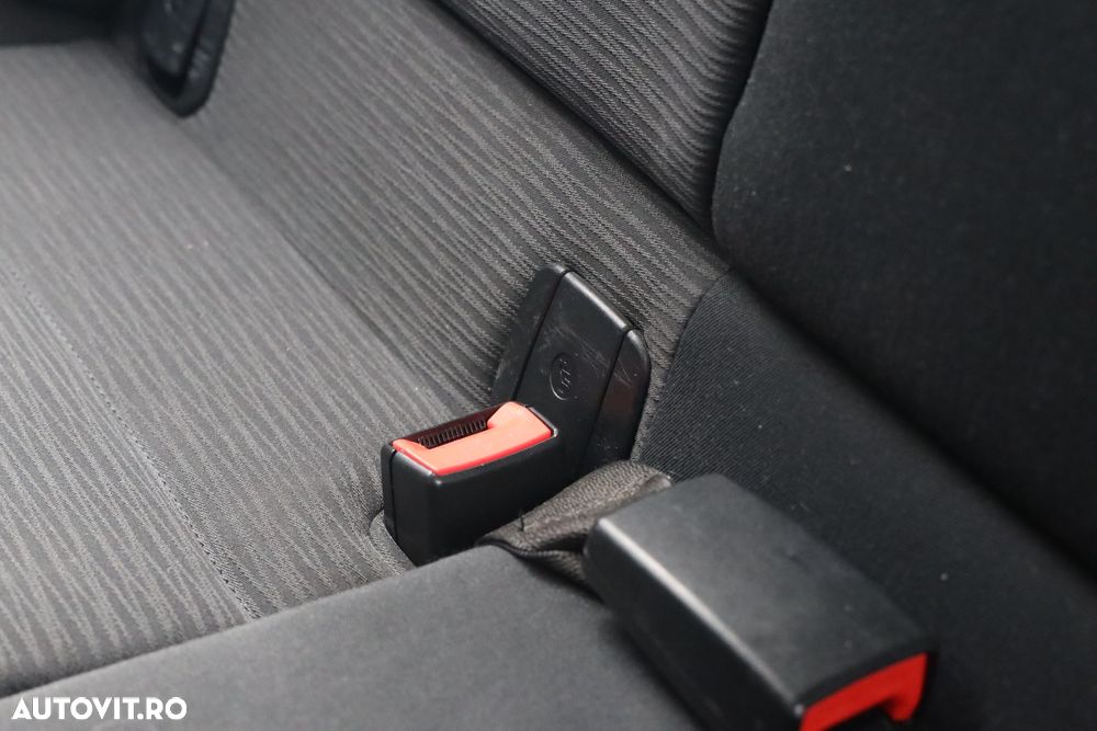 BMW Seria 1 118d - 24