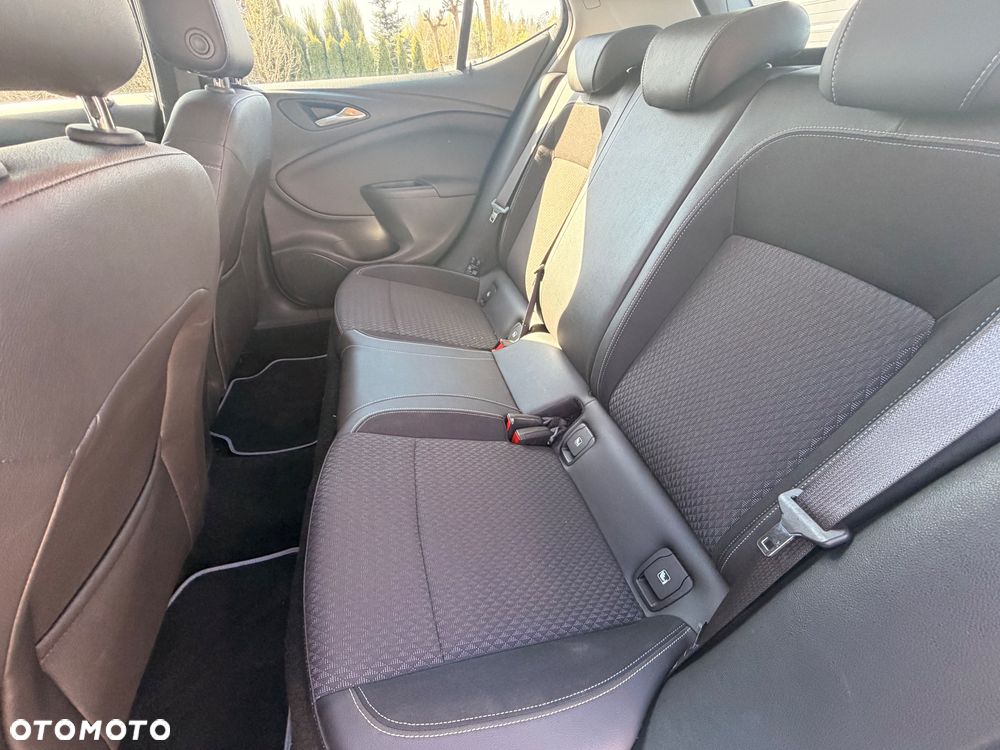 Opel Astra 1.4 Turbo Edition - 19