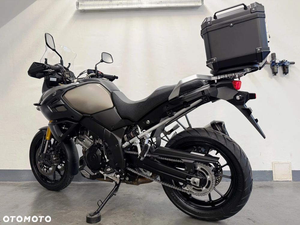 Suzuki V-STROM - 4