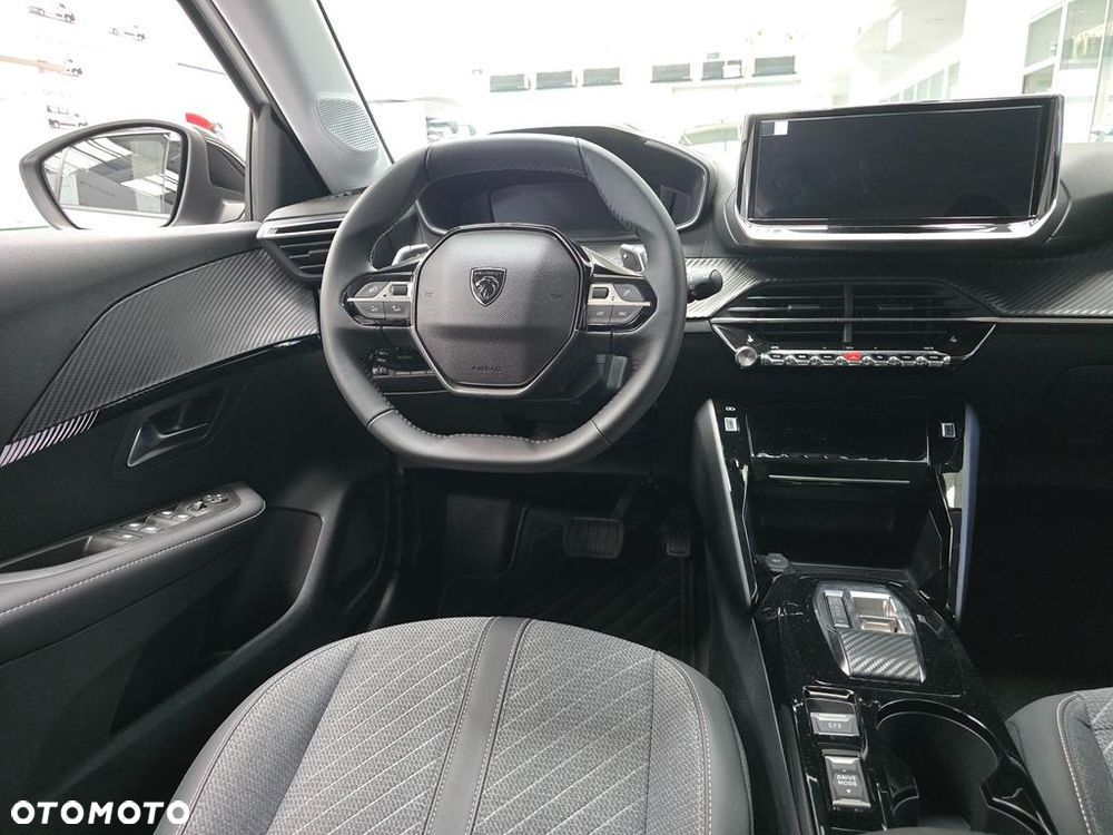 Peugeot 208 - 12