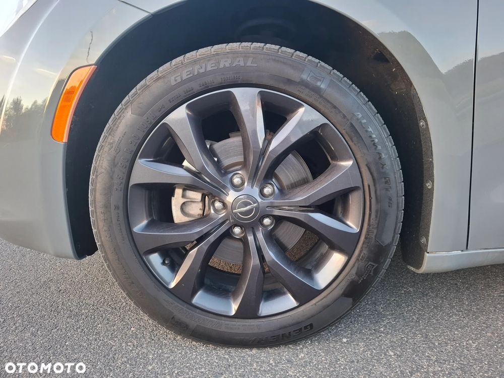Chrysler Pacifica - 10
