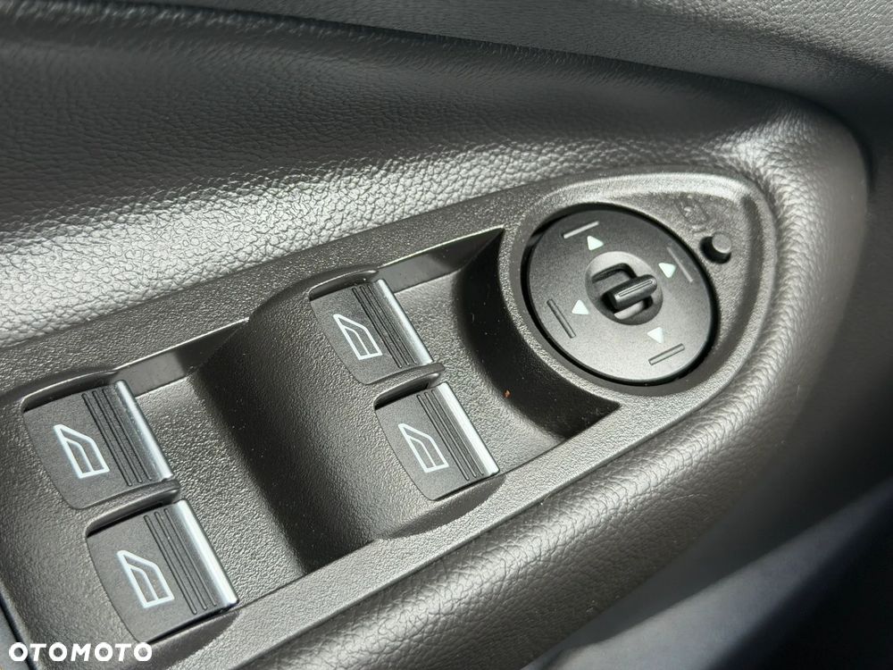 Ford Kuga 1.5 EcoBoost 2x4 Titanium - 26