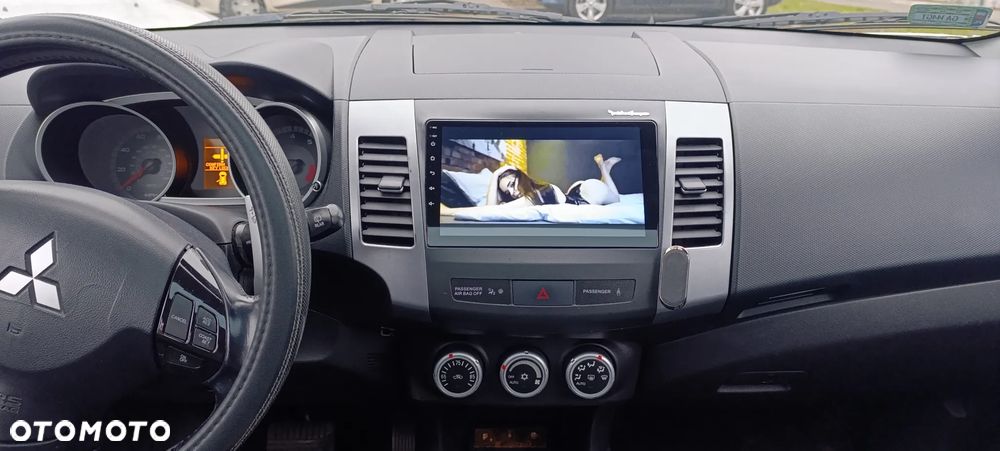 Mitsubishi Outlander 3.0 V6 XLS - 6