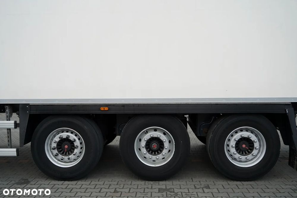 LeciTrailer CHŁODNIA / CARRIER VECTOR 1350  / OŚ PODNOSZONA / OSIE SAF - 20