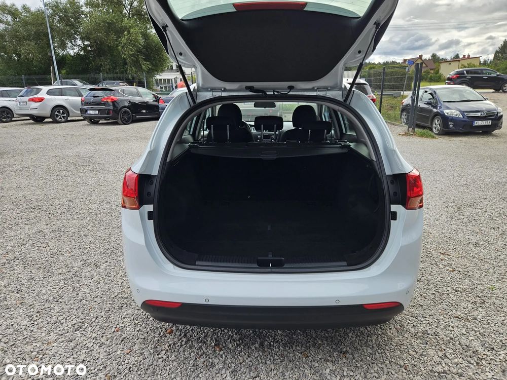 Kia Ceed 1.4 CVVT SW Dream Team Edition - 23