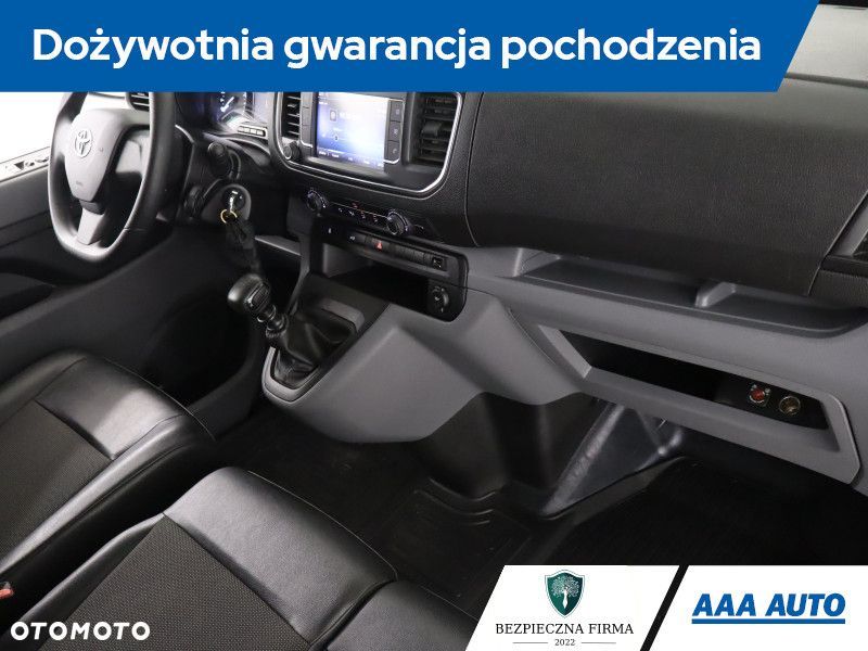 Toyota proace - 10