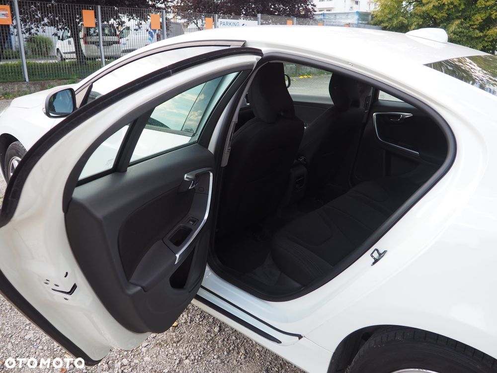 Volvo S60 D2 - 16