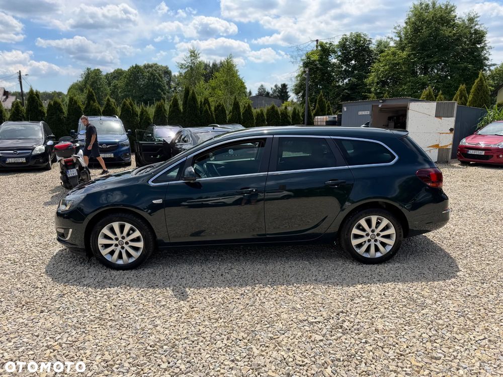 Opel Astra 2.0 CDTI DPF SportsTourer Exklusiv - 3