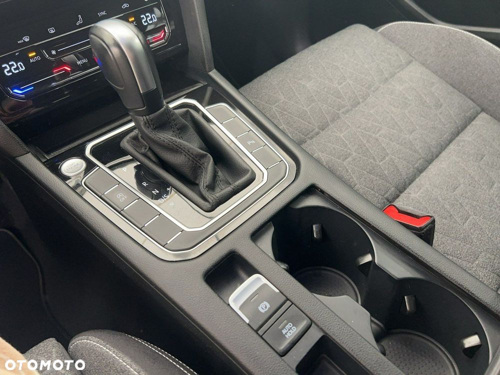 Volkswagen Passat - 18