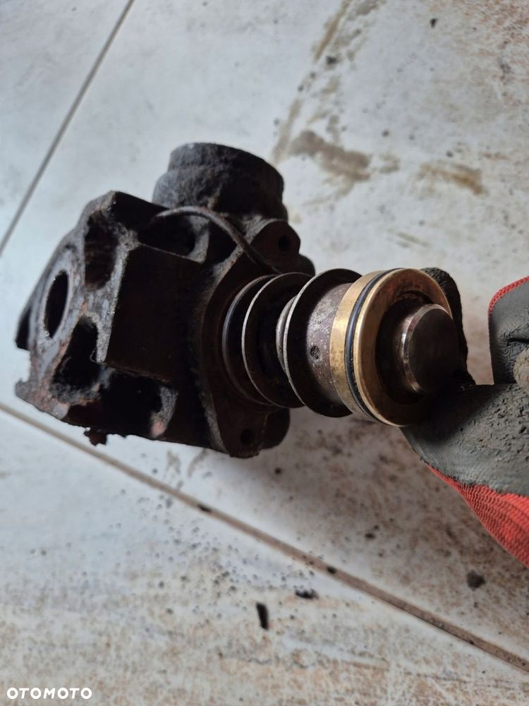 ROZDZIELACZ DO WYWROTU HYDRAULIKI KIPRA NIEKOMPLETNY - 2