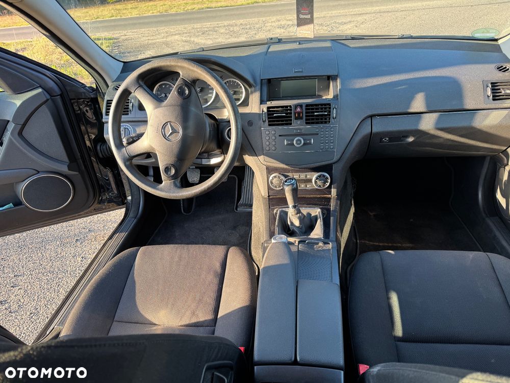 Mercedes-Benz Klasa C 180 Kompressor BlueEFFICIENCY - 21