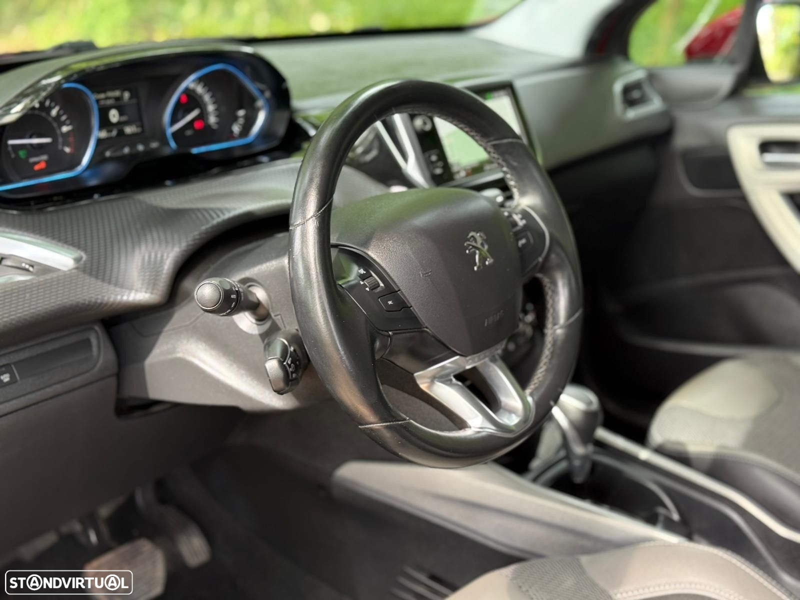 Peugeot 2008 1.2 PureTech Allure EAT6 - 12