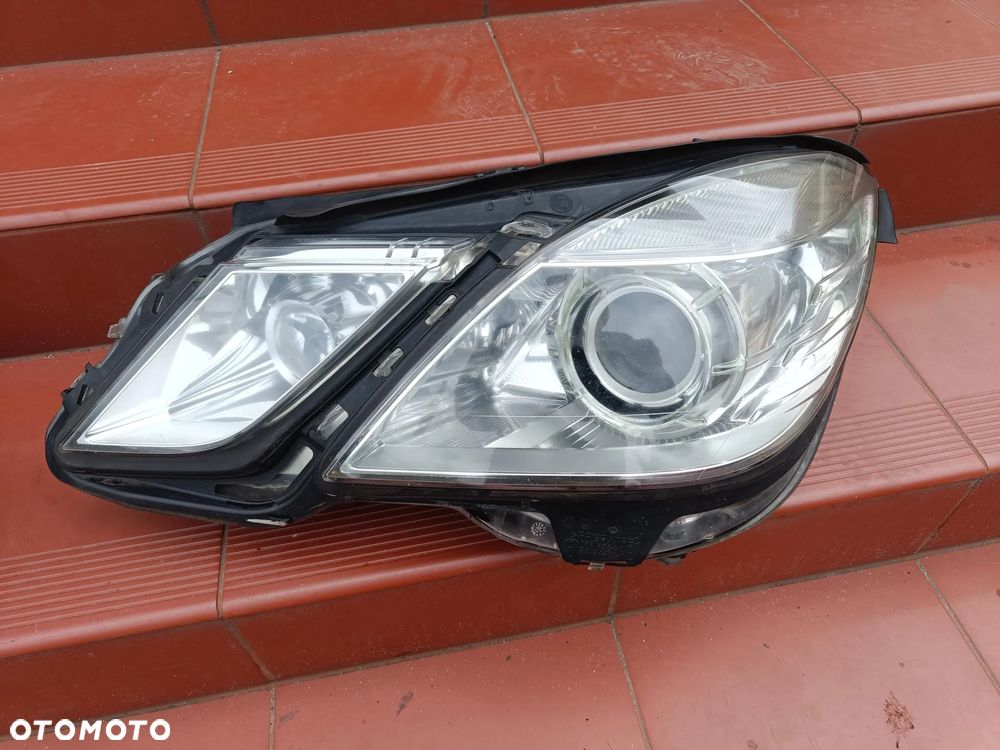 MERCEDES W212 E-KLASA LAMPA PRZÓD PRZEDNIA XENON SKRĘTNY ILS EU - 2