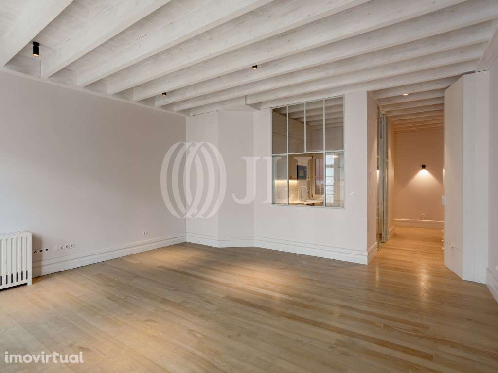 Apartamento T3 na Rua Mouzinho da Silveira, no Porto - Grande imagem: 3/29