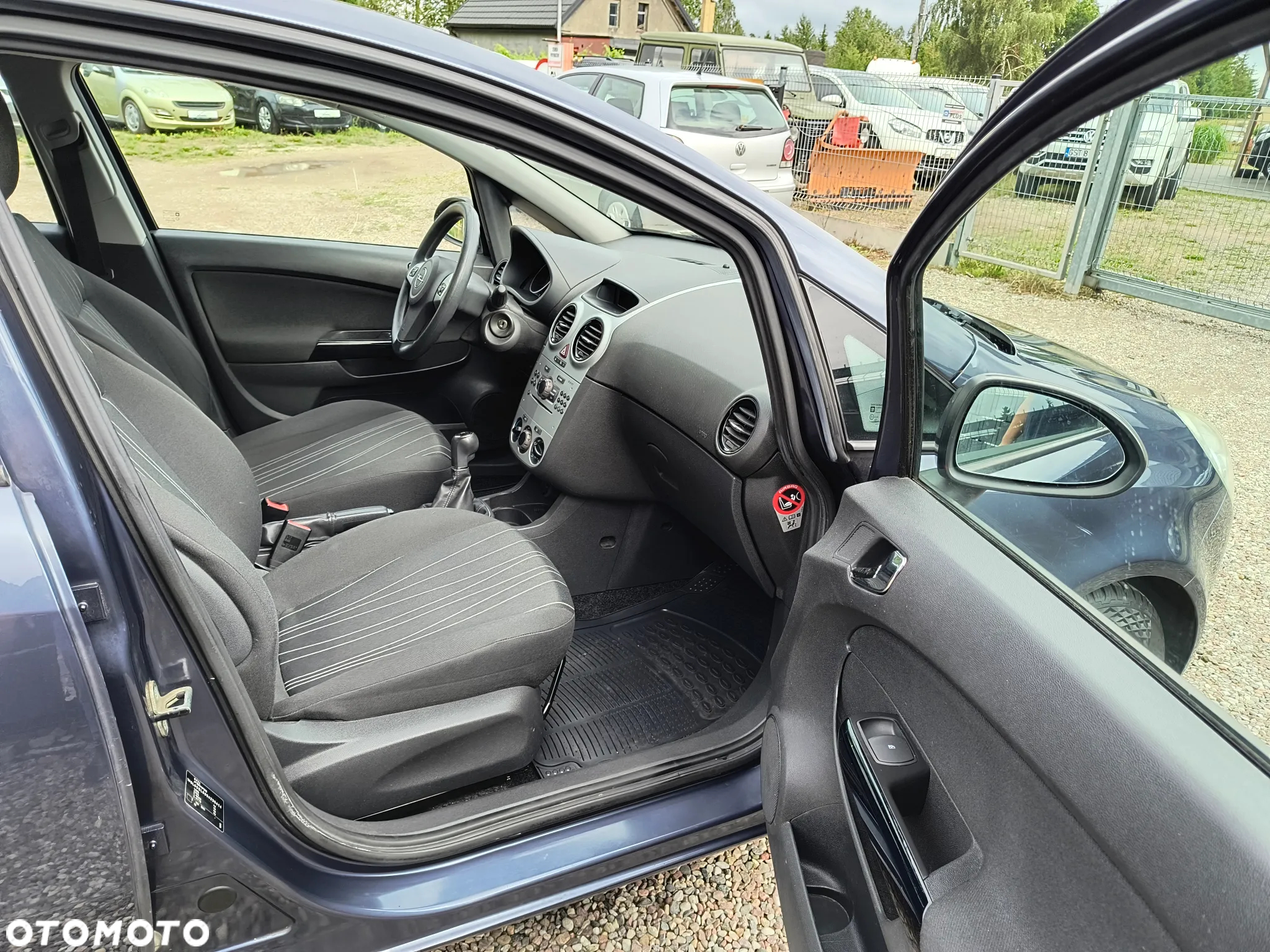 Opel Corsa 1.2 16V - 11