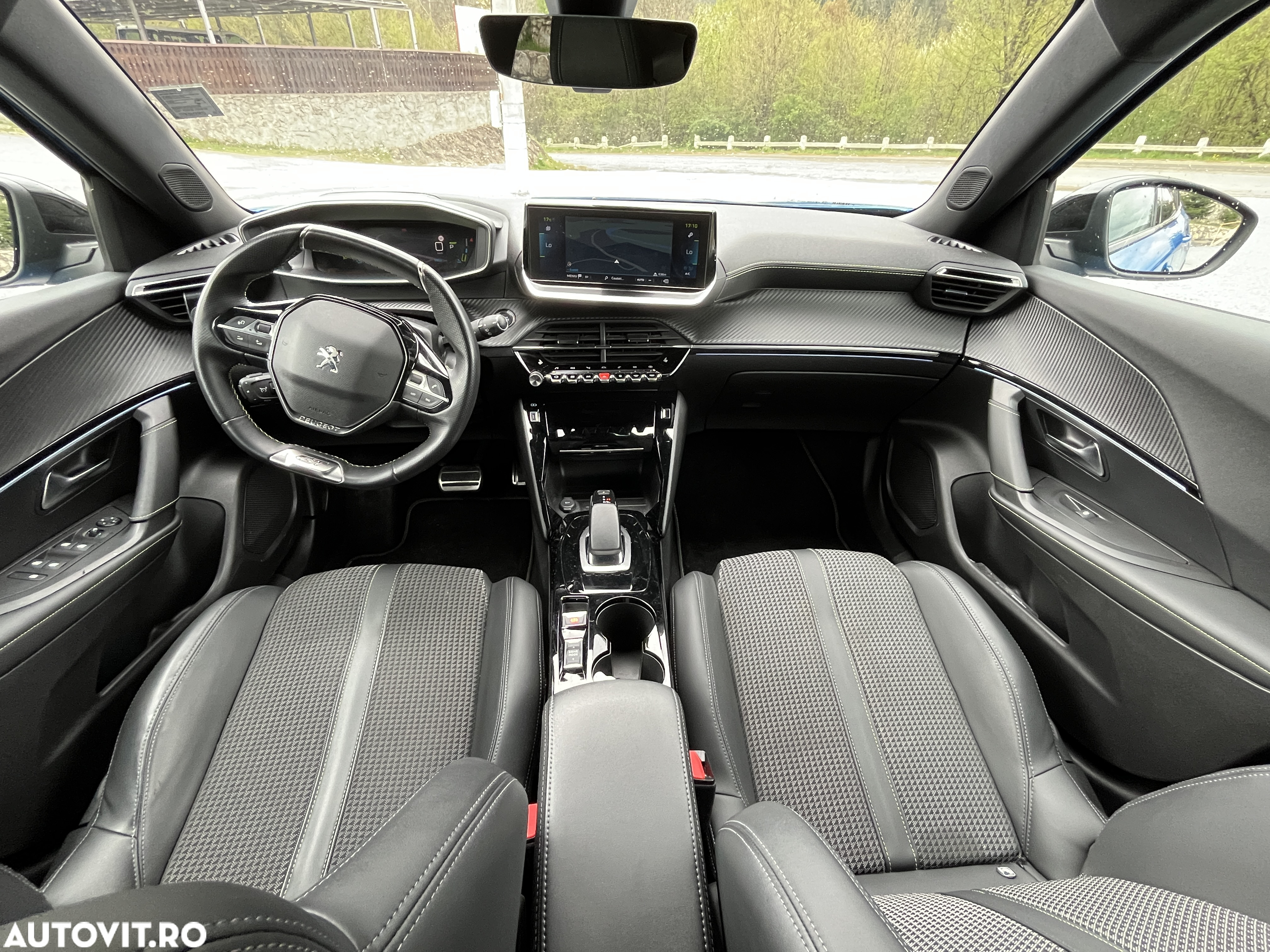 Peugeot 2008 e-2008 GT Line - 23