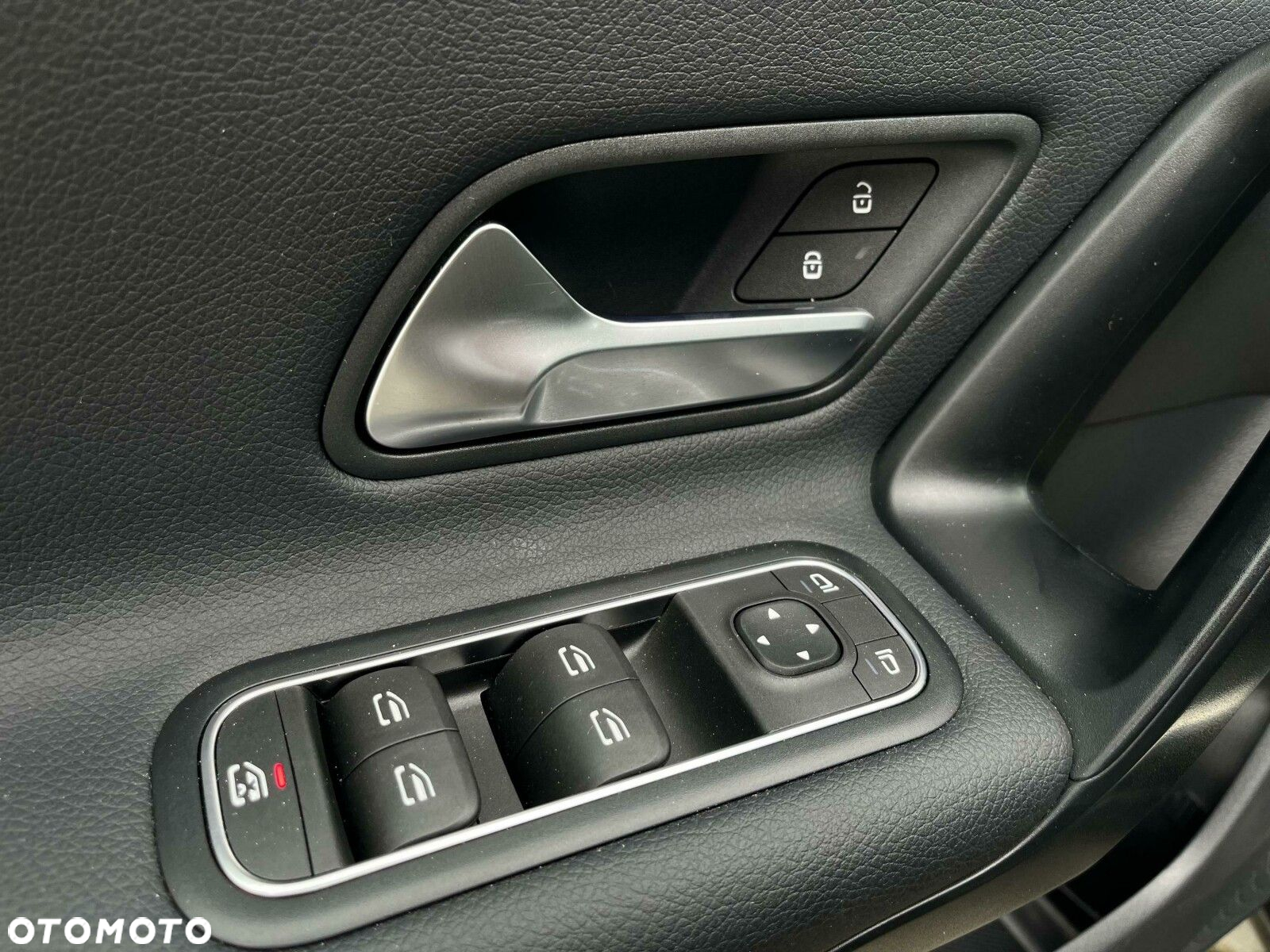 Mercedes-Benz CLA - 16