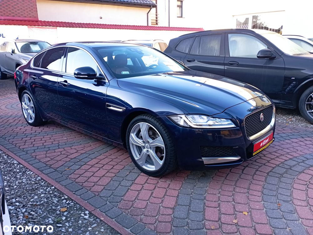 Jaguar XF 2.0 i4D Prestige - 3