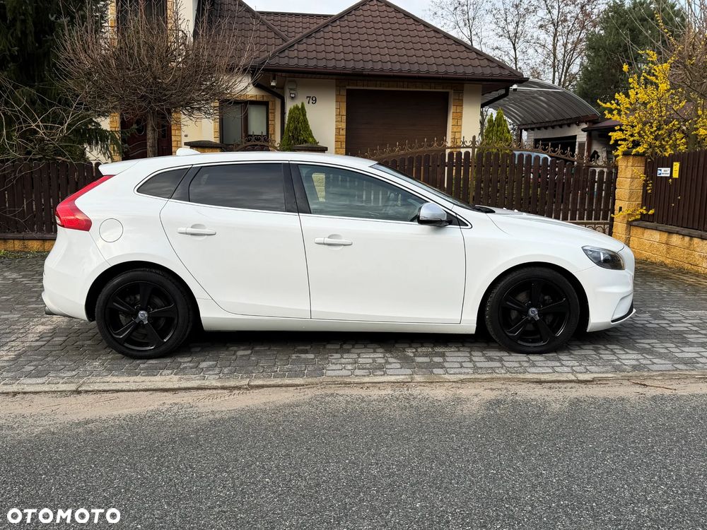 Volvo V40 D2 R Design - 15