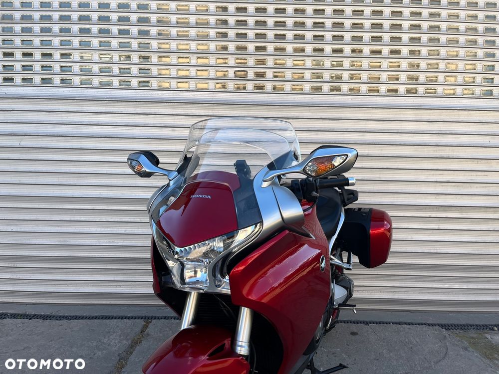 Honda VFR - 25