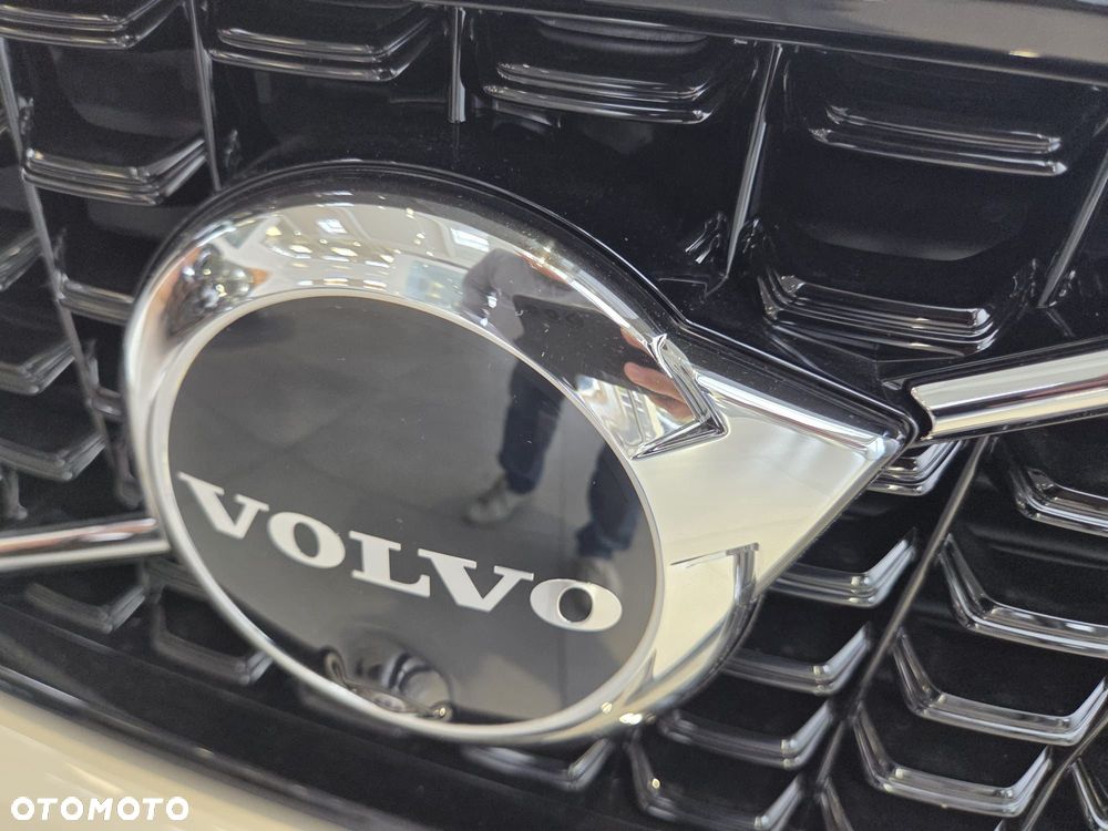 Volvo XC 40 B4 B DKG Ultimate Dark - 37