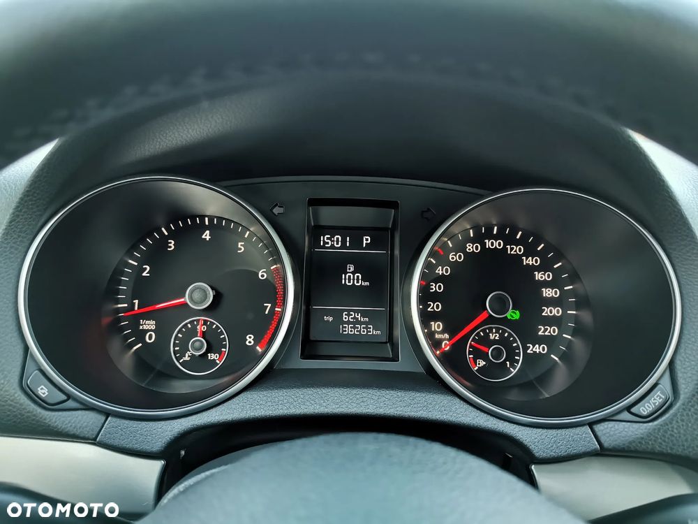 Volkswagen Golf 1.6 Trendline DSG - 29