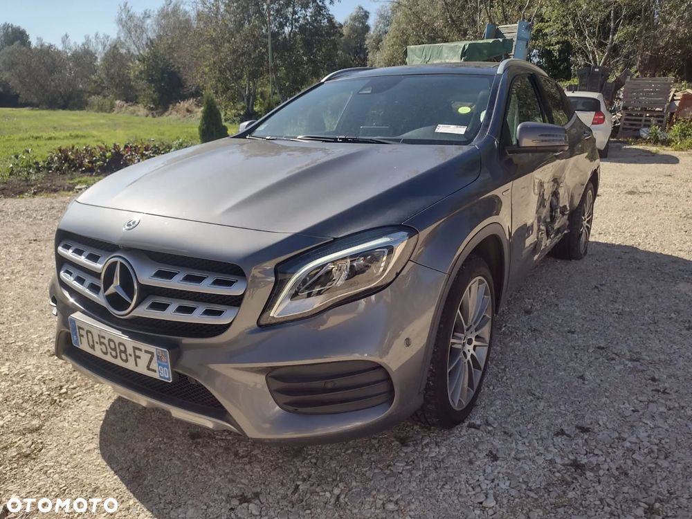 Mercedes-Benz GLA - 3