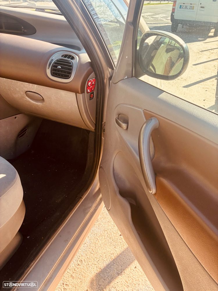 Citroën Xsara Picasso - 12