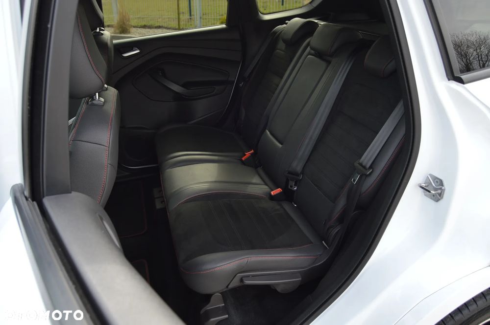 Ford Kuga 1.5 EcoBoost 2x4 ST-Line - 33