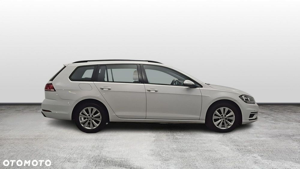 Volkswagen Golf - 6