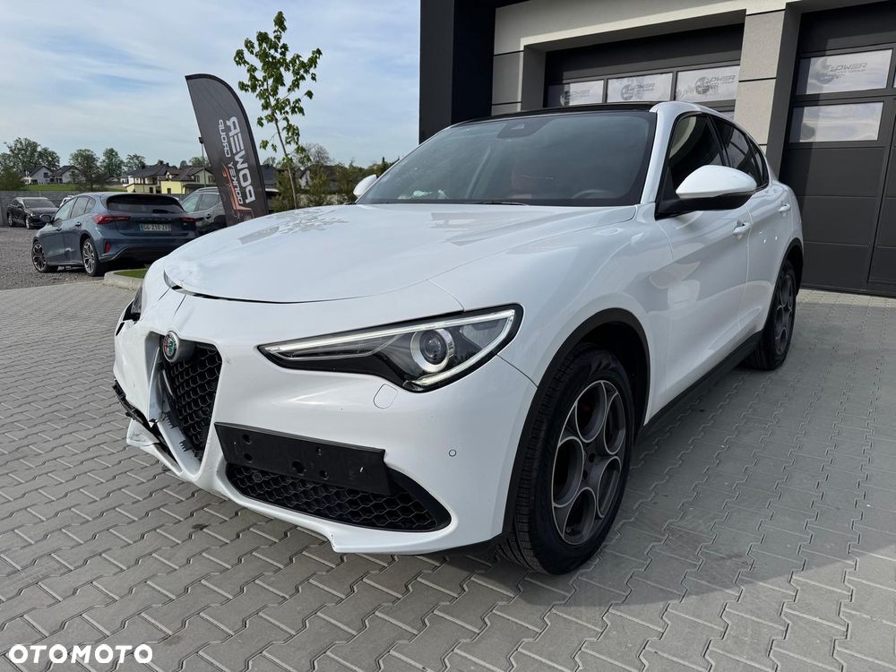 Alfa Romeo Stelvio 2.0 Turbo 16V AT8-Q4 Veloce Ti - 2