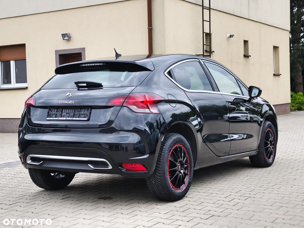 Citroën DS4 e-HDi 110 SoChic - 4