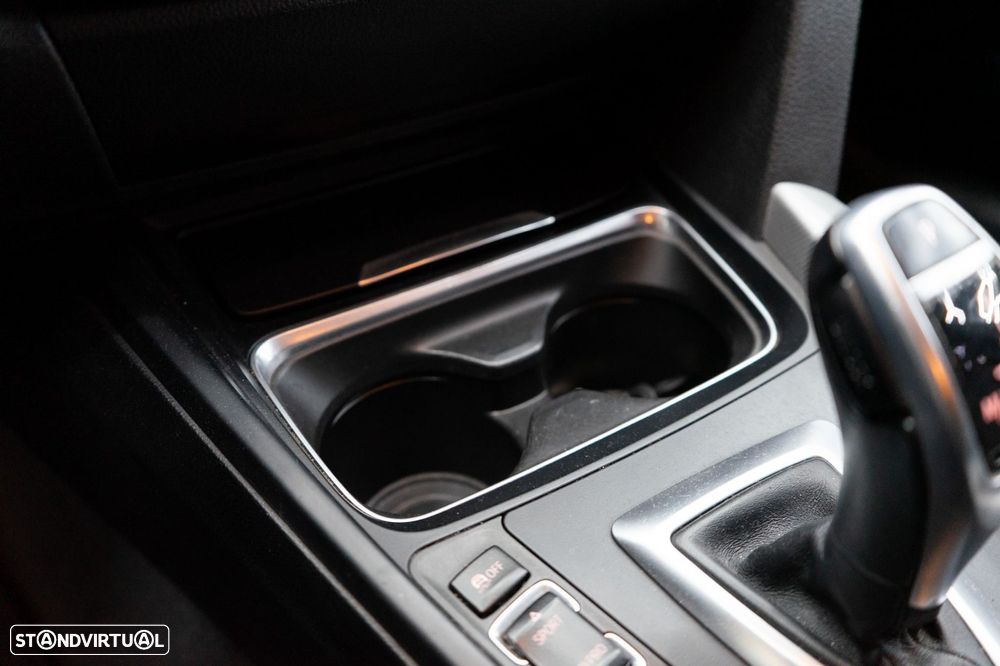 BMW 320 d Touring Auto Pack M - 39