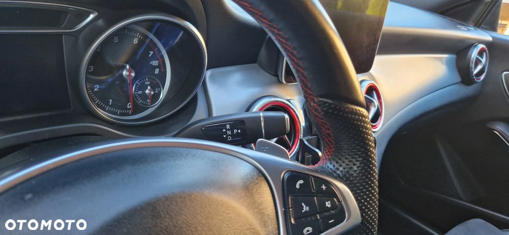 Mercedes-Benz CLA 200 7G-DCT AMG Line - 23