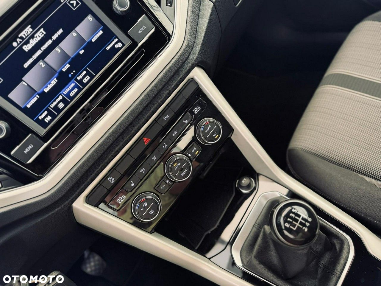 Volkswagen T-Roc - 34
