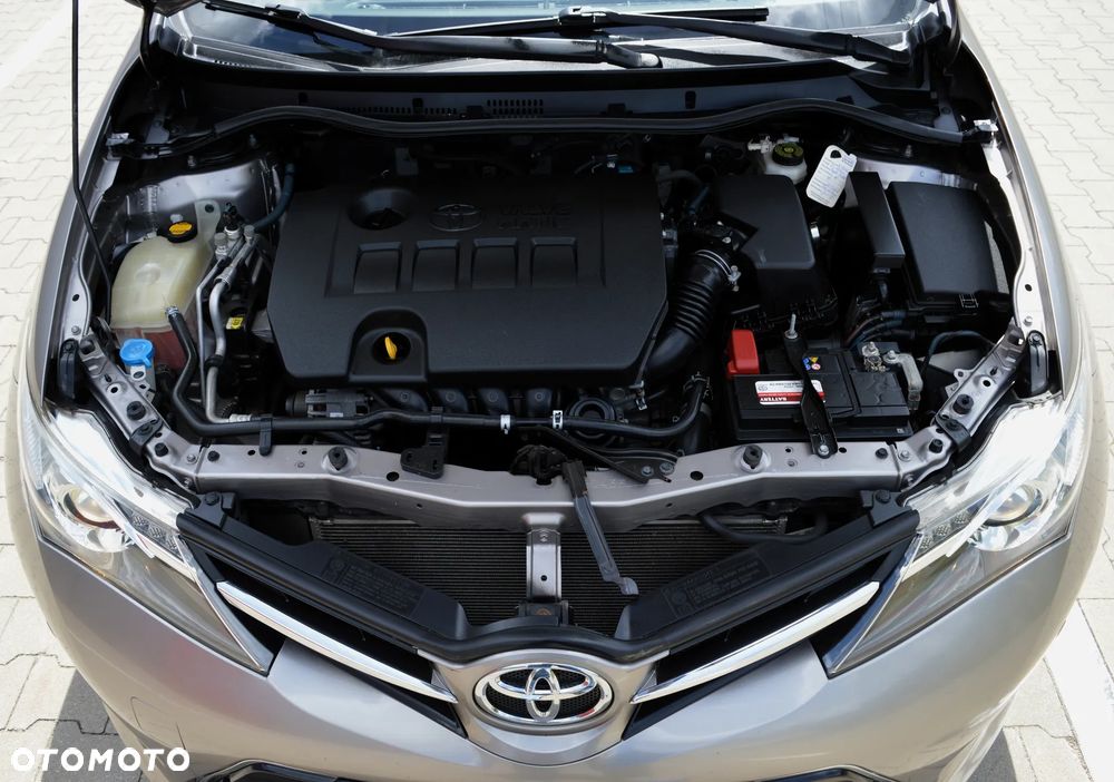 Toyota Auris 1.6 Premium + - 35