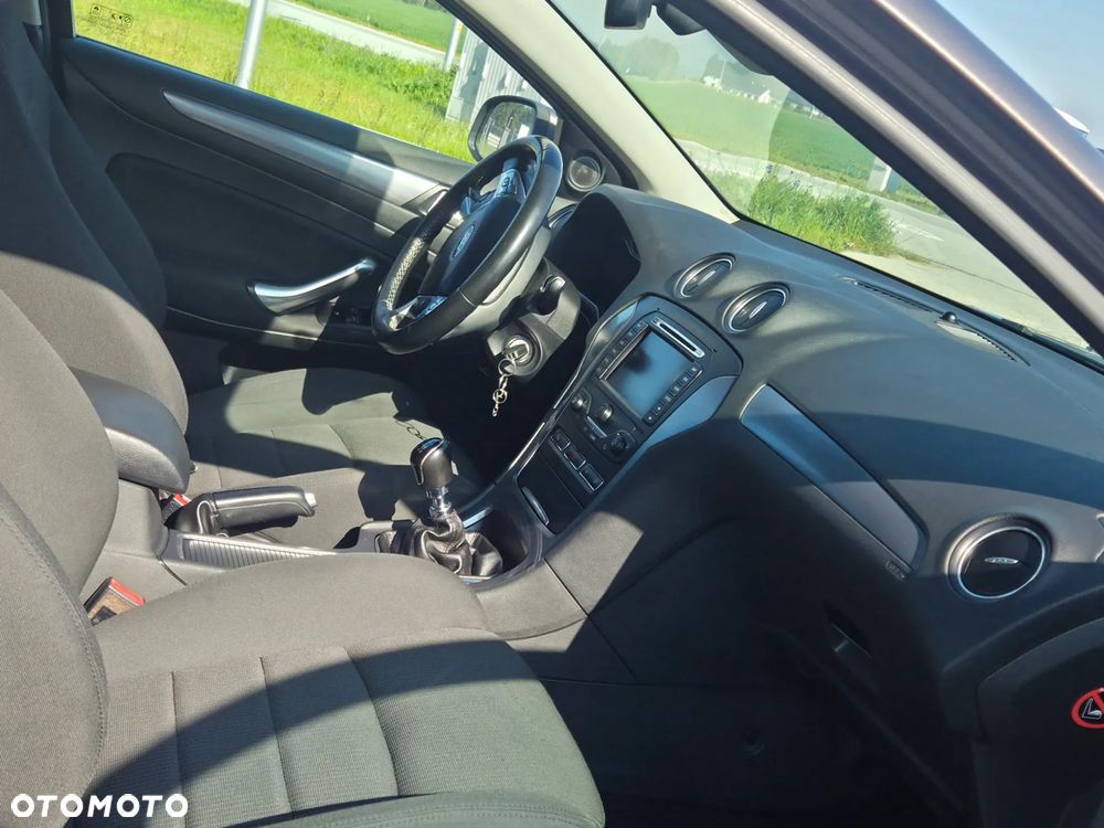 Ford Mondeo - 13