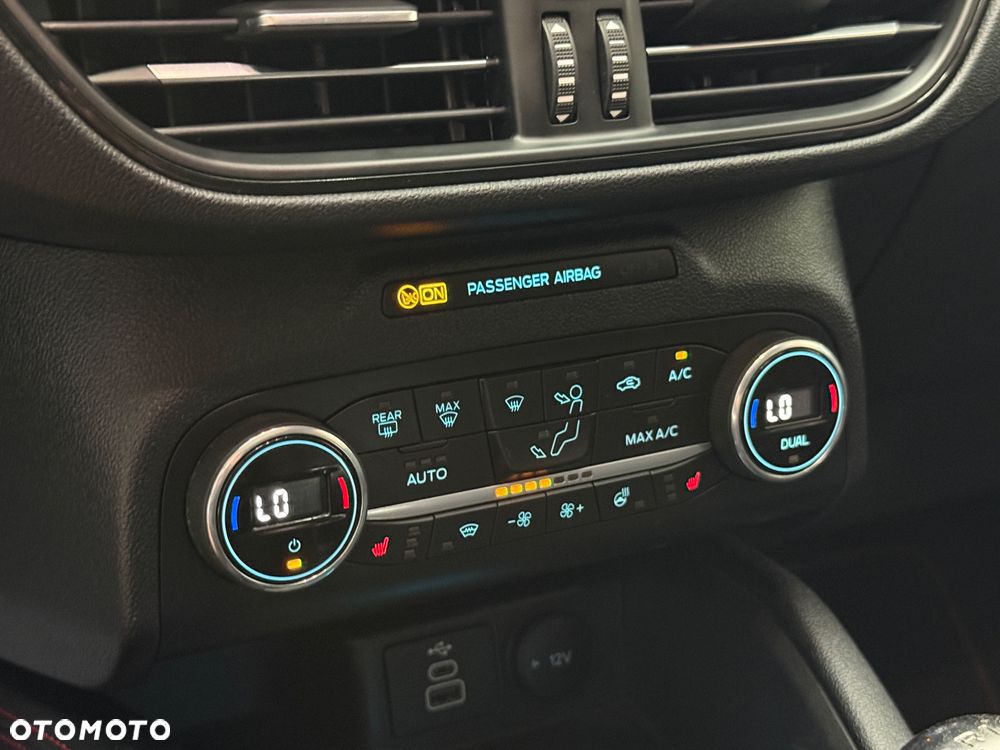 Ford Kuga 2.0 EcoBlue Hybrid ST-LINE - 24