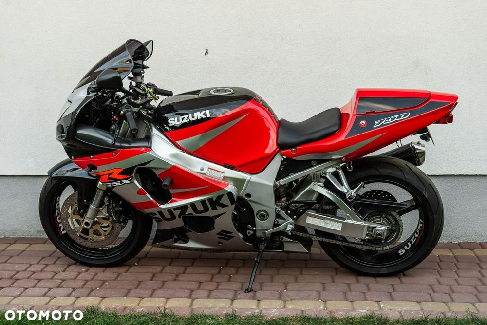 Suzuki GSX-R - 6