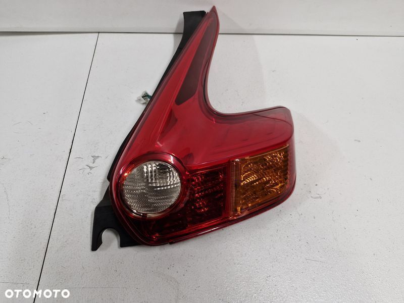 nissan juke 1 i f15 lampa prawy tył prawa tylna - 1