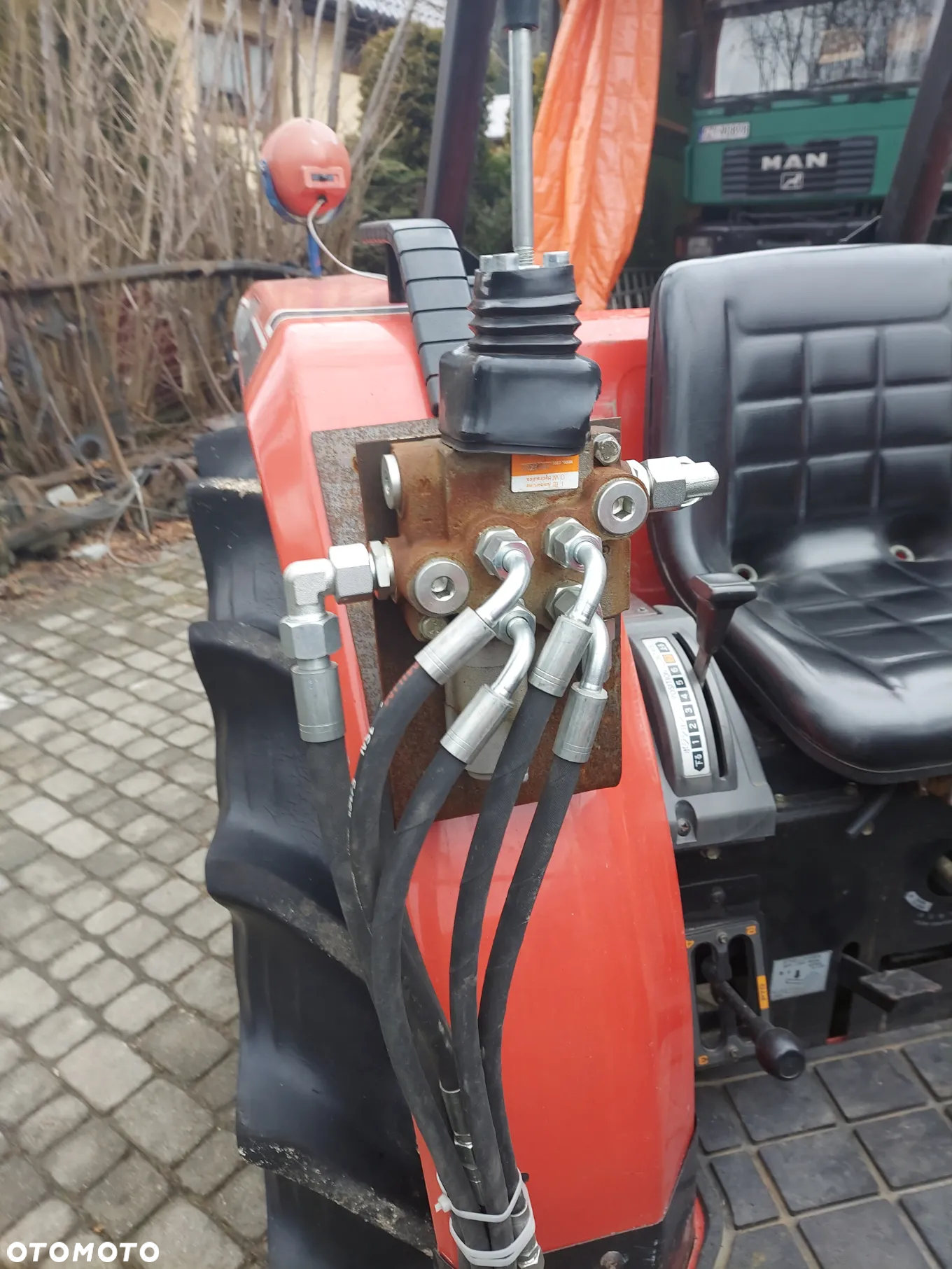 Mitsubishi MT 30 - 6