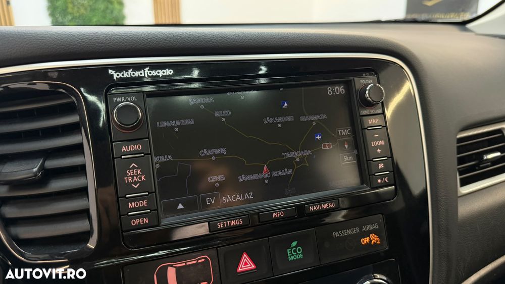 Mitsubishi Outlander - 21