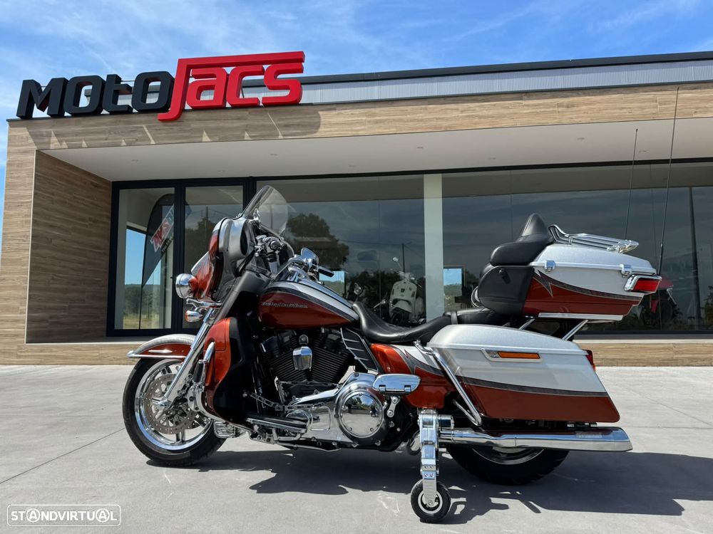 Harley-Davidson Ultra FLHTKSE Ultra Limited CVO - 6