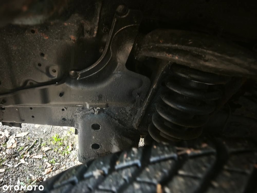 Toyota Land Cruiser KJ70 - 12