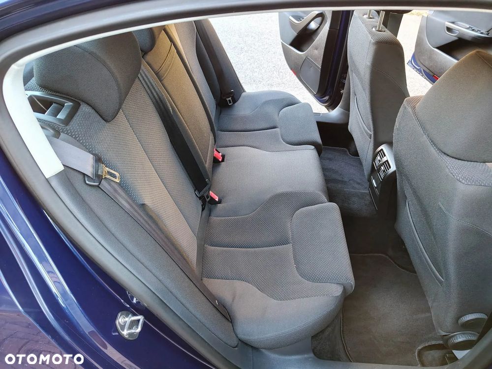 Volkswagen Passat 2.0 TSI Comfortline - 17