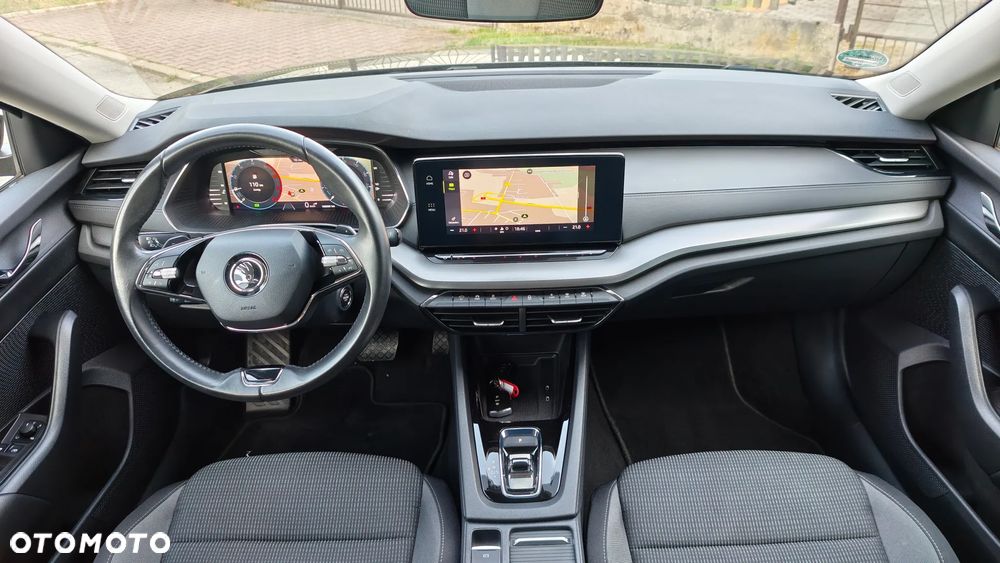 Skoda Octavia 2.0 TDI DSG Sportline - 6