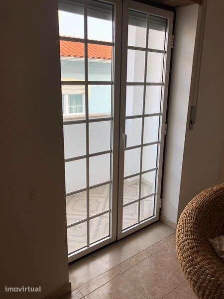 Apartamento T1 - Ferrel (centro)