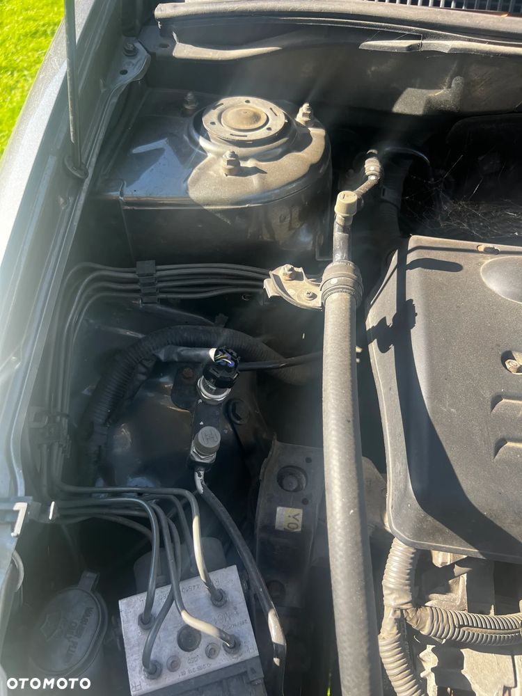 Toyota Corolla 1.6 VVT-i Base - 21