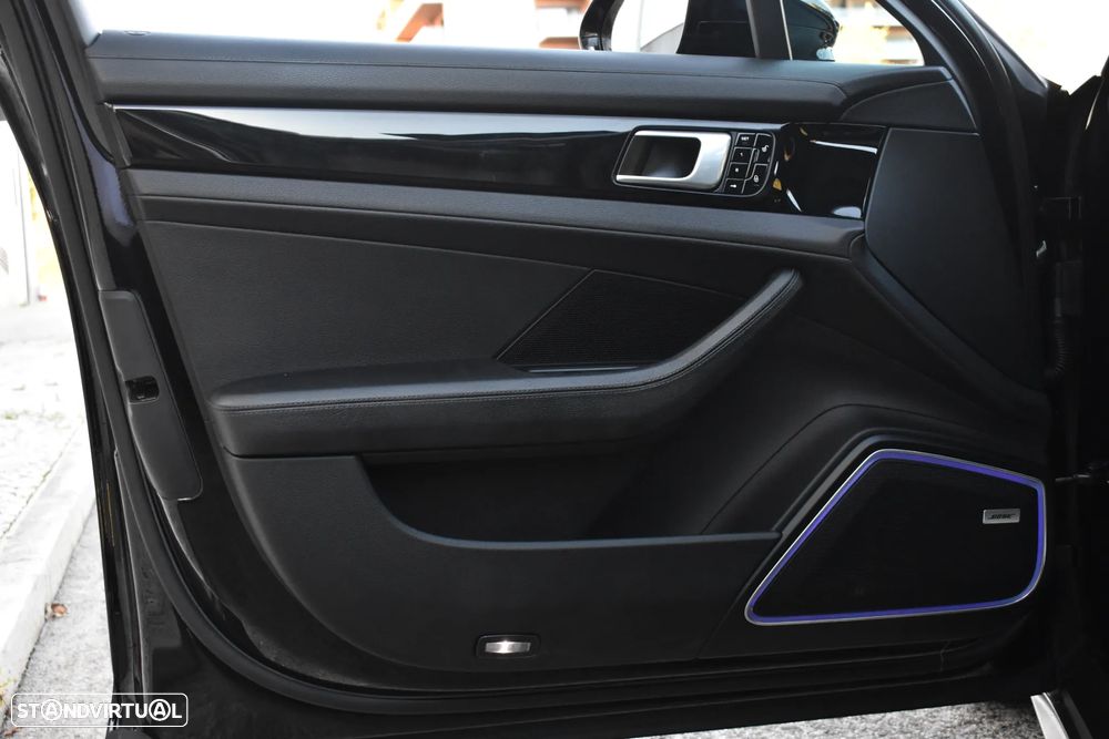 Porsche Panamera Sport Turismo 4 E-Hybrid Platinum Edition - 23